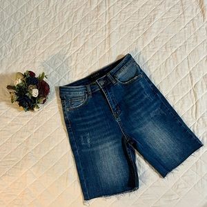 Rise, High Rise, Raw Hem denim shorts; size small